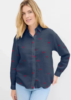 bonprix Blusen & Tuniken|Bekleidung·Jacken & Mäntel^Musselin-Bluse mit Herzen dunkelblau/dunkelrot bedruckt