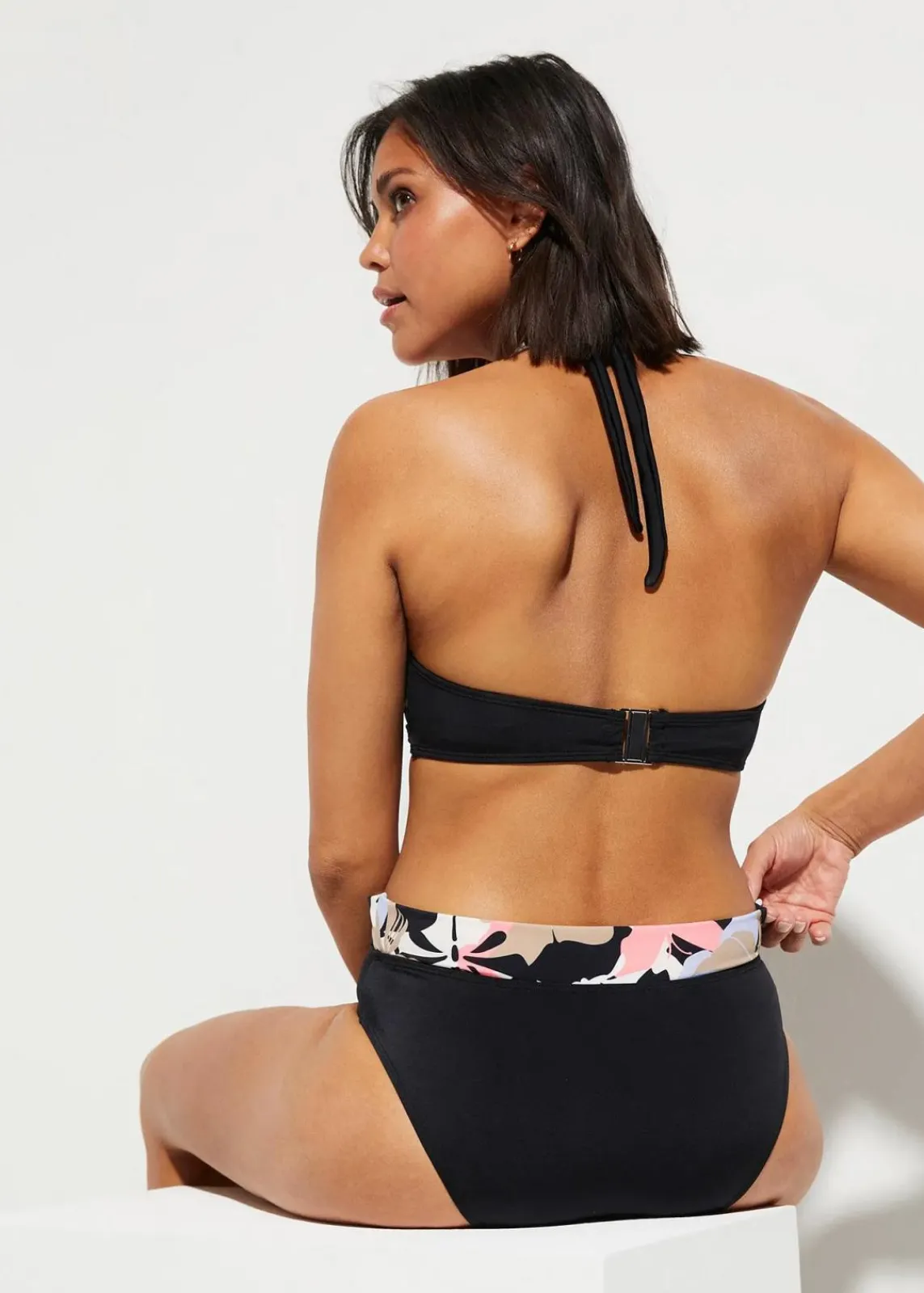 bonprix Nachhaltigere Materialien|Bikinis^Neckholder-Bikini (2-tlg.Set) rosa/schwarz geblümt