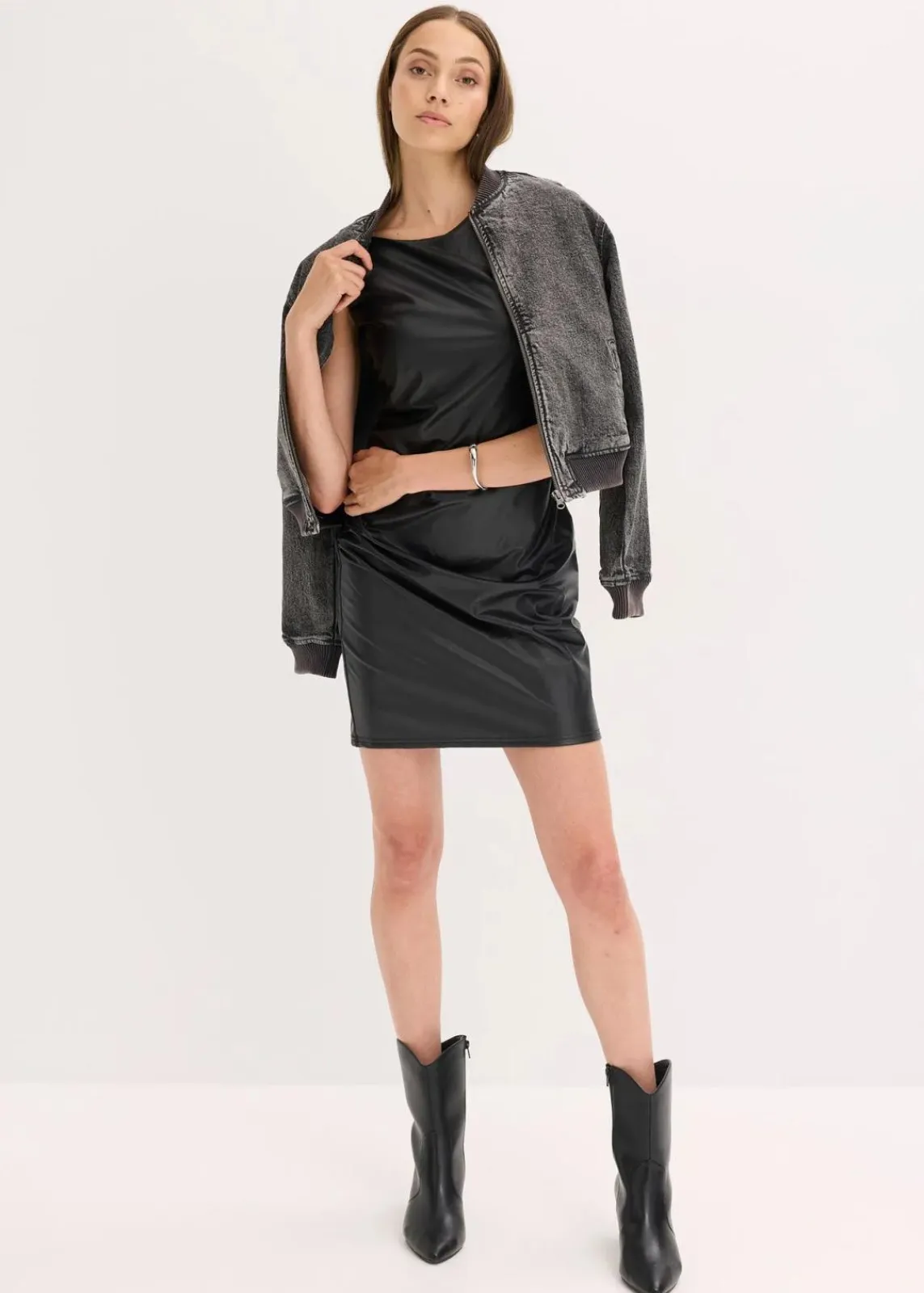 bonprix Kleider^Offshoulder Minikleid in Lederimitat schwarz