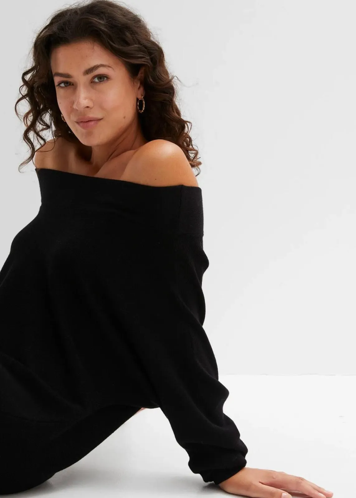 bonprix Bekleidung·Jeans|Nachhaltigere Materialien^Off-Shoulder-Pullover aus Viskose-Mix schwarz
