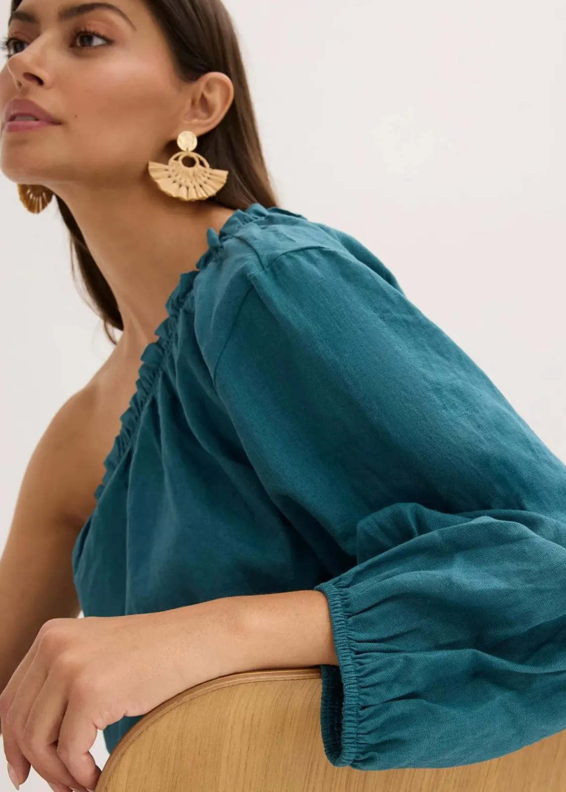 bonprix Blusen & Tuniken^One-Shoulder Bluse mit Leinenanteil pfeffergrün