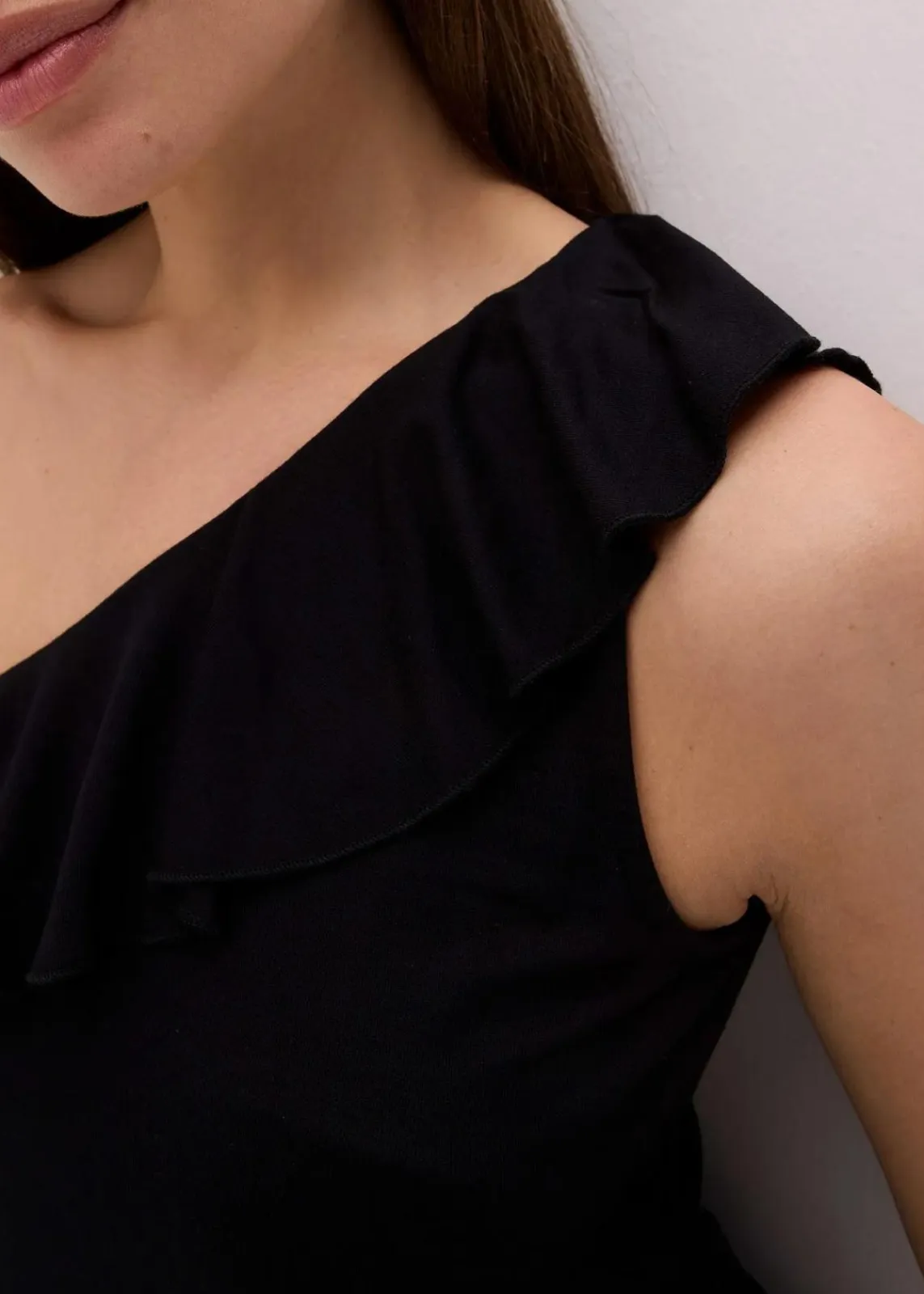 bonprix Shirts & Tops^One-Shoulder-Top mit Volant aus softem Viskose-Mix schwarz