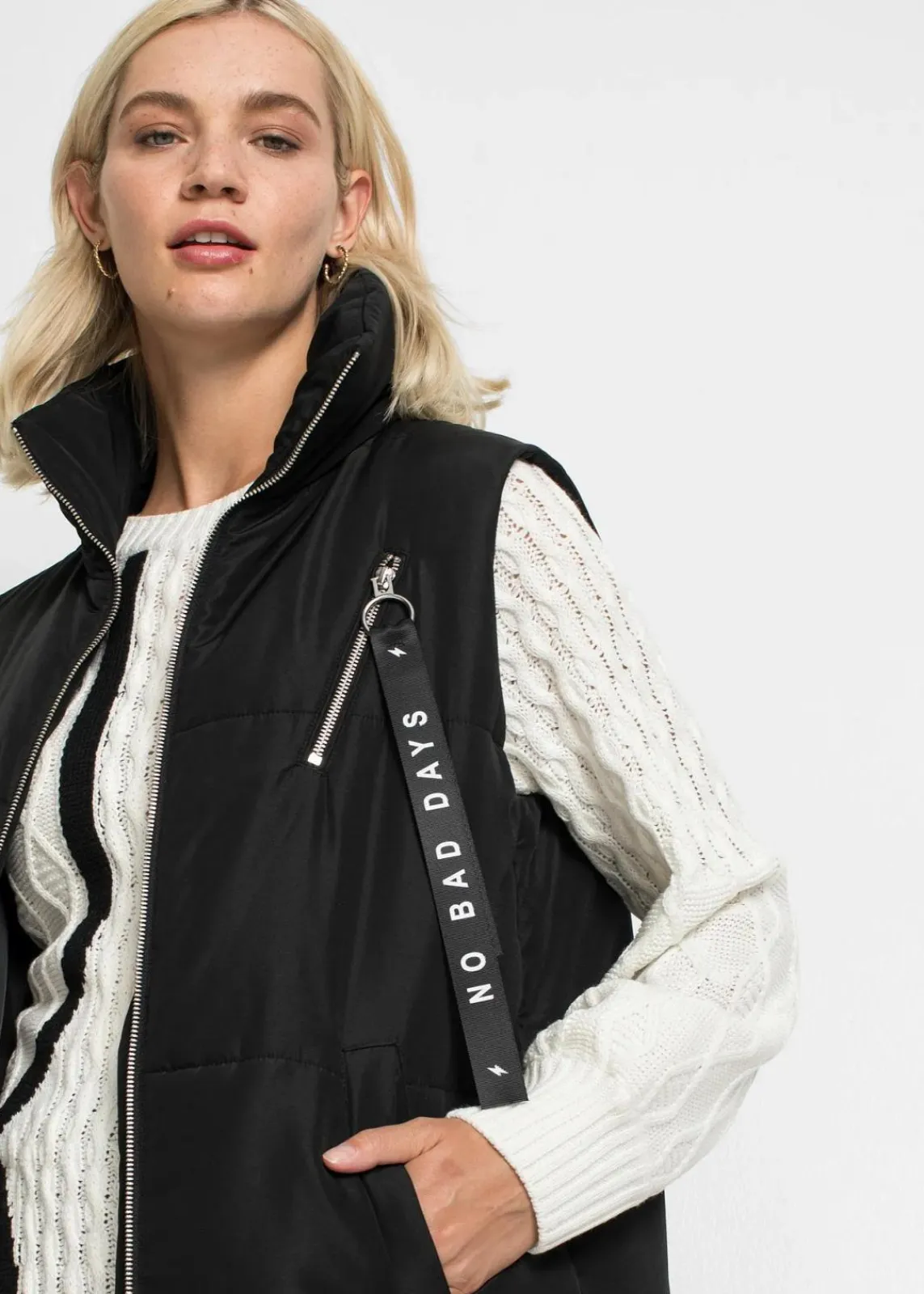 bonprix Bekleidung·Hosen|Nachhaltigere Materialien^Outdoor-Weste mit Bionic-Finish schwarz