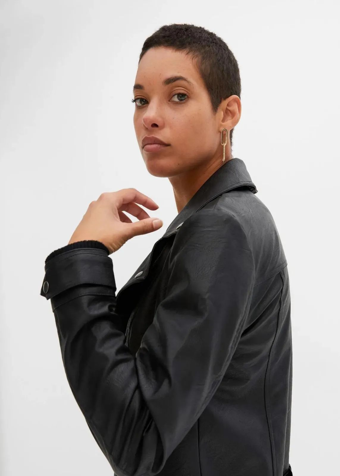 bonprix Bekleidung·Hosen|Jacken & Mäntel^Oversize Biker-Jacke schwarz