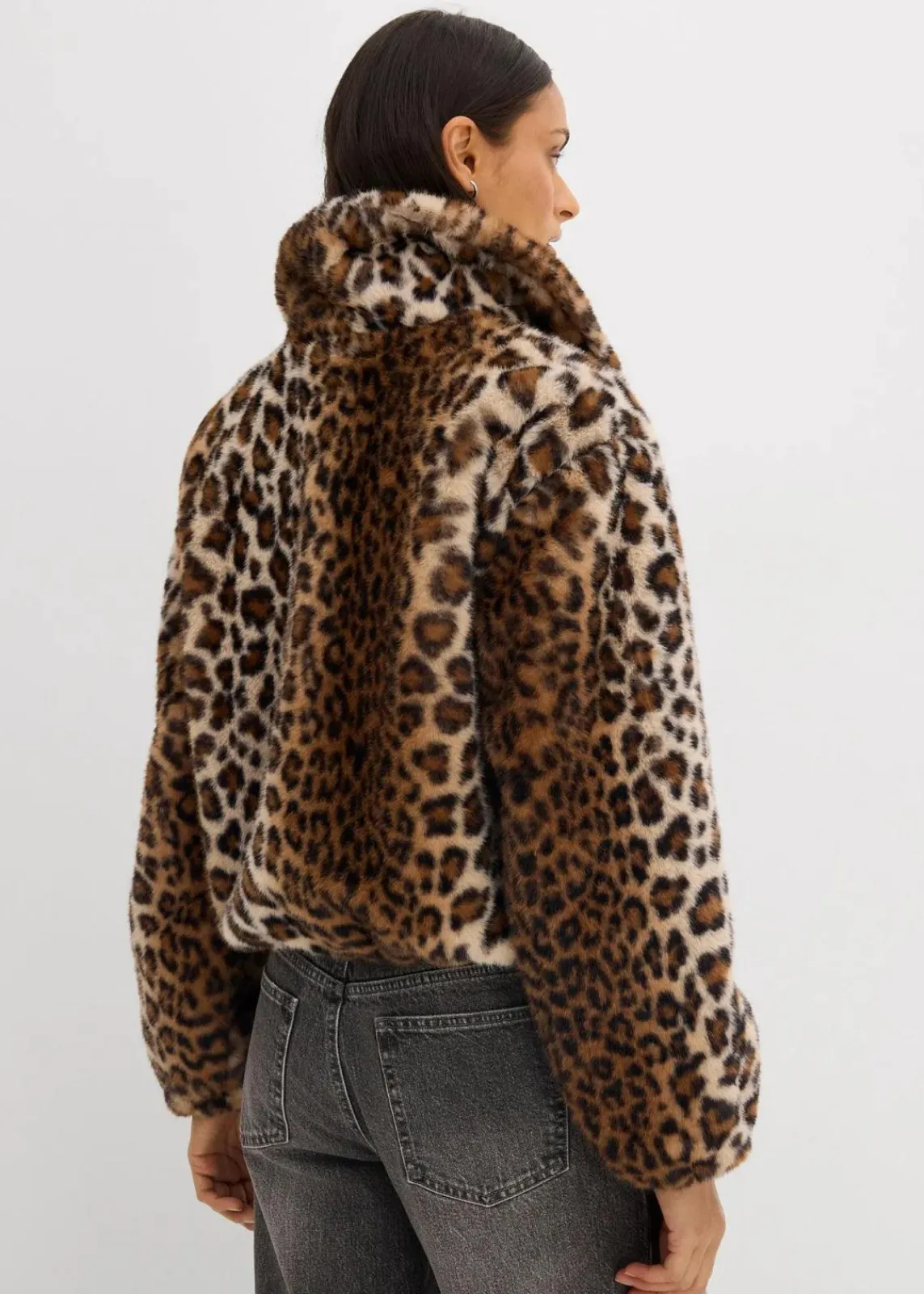 bonprix Nachhaltigere Materialien|Jacken & Mäntel^Oversize Fellimitat-Jacke hellsand/mokkabraun/schwarz leo bedruckt