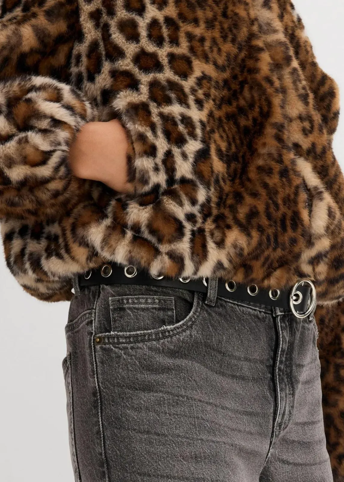 bonprix Nachhaltigere Materialien|Jacken & Mäntel^Oversize Fellimitat-Jacke hellsand/mokkabraun/schwarz leo bedruckt