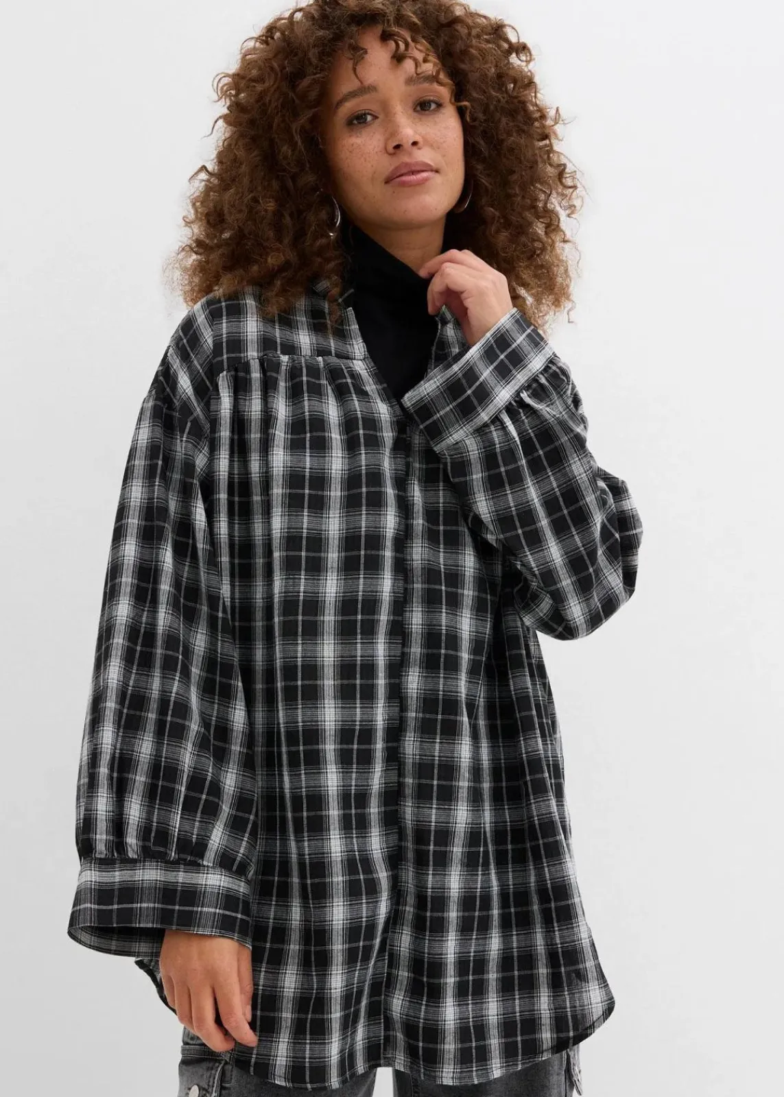 bonprix Bekleidung·Jacken & Mäntel^Oversize Longbluse schwarz/weiß kariert