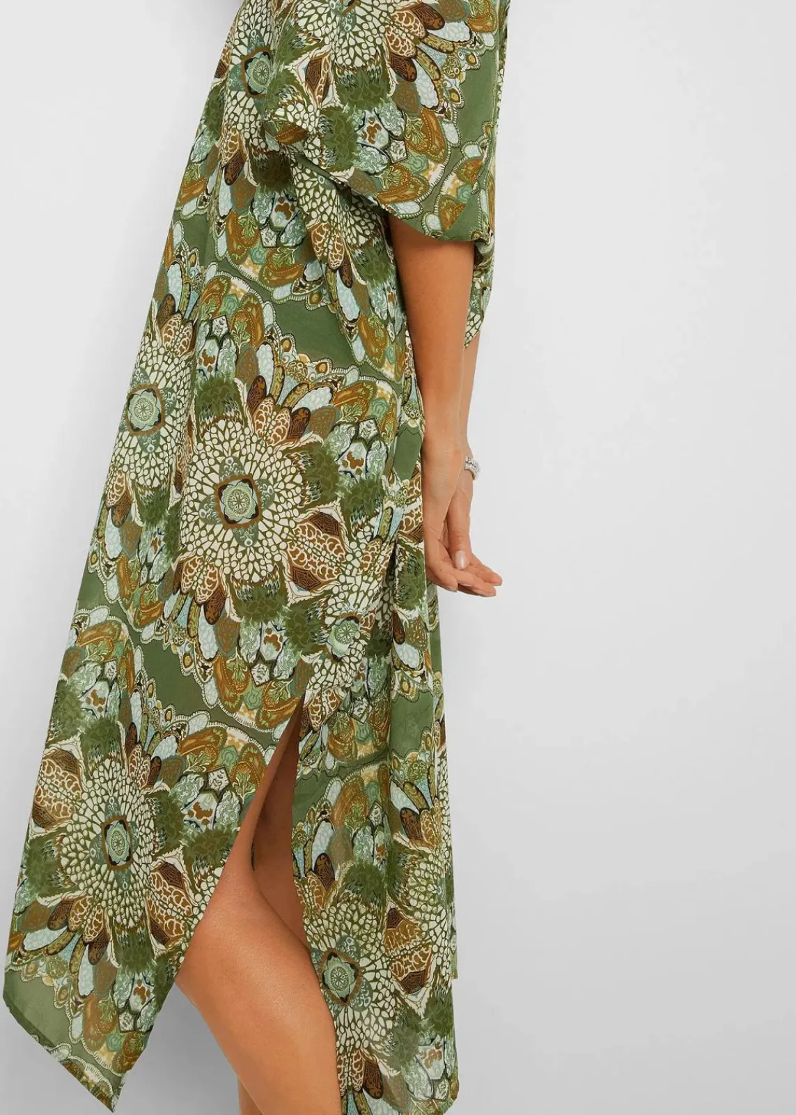 bonprix Strandmode|Bademode·Strandmode^Oversize Strandtunika aus leichtem Chiffon grün/beige geblümt