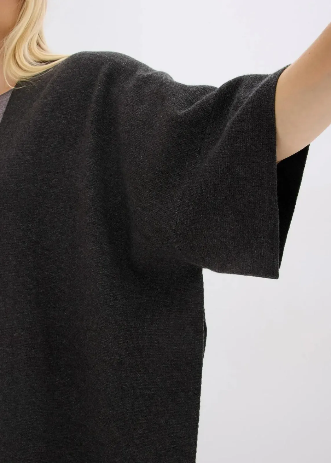 bonprix Jacken & Mäntel|Bekleidung·Hosen^Oversize Strick-Cape anthrazit meliert