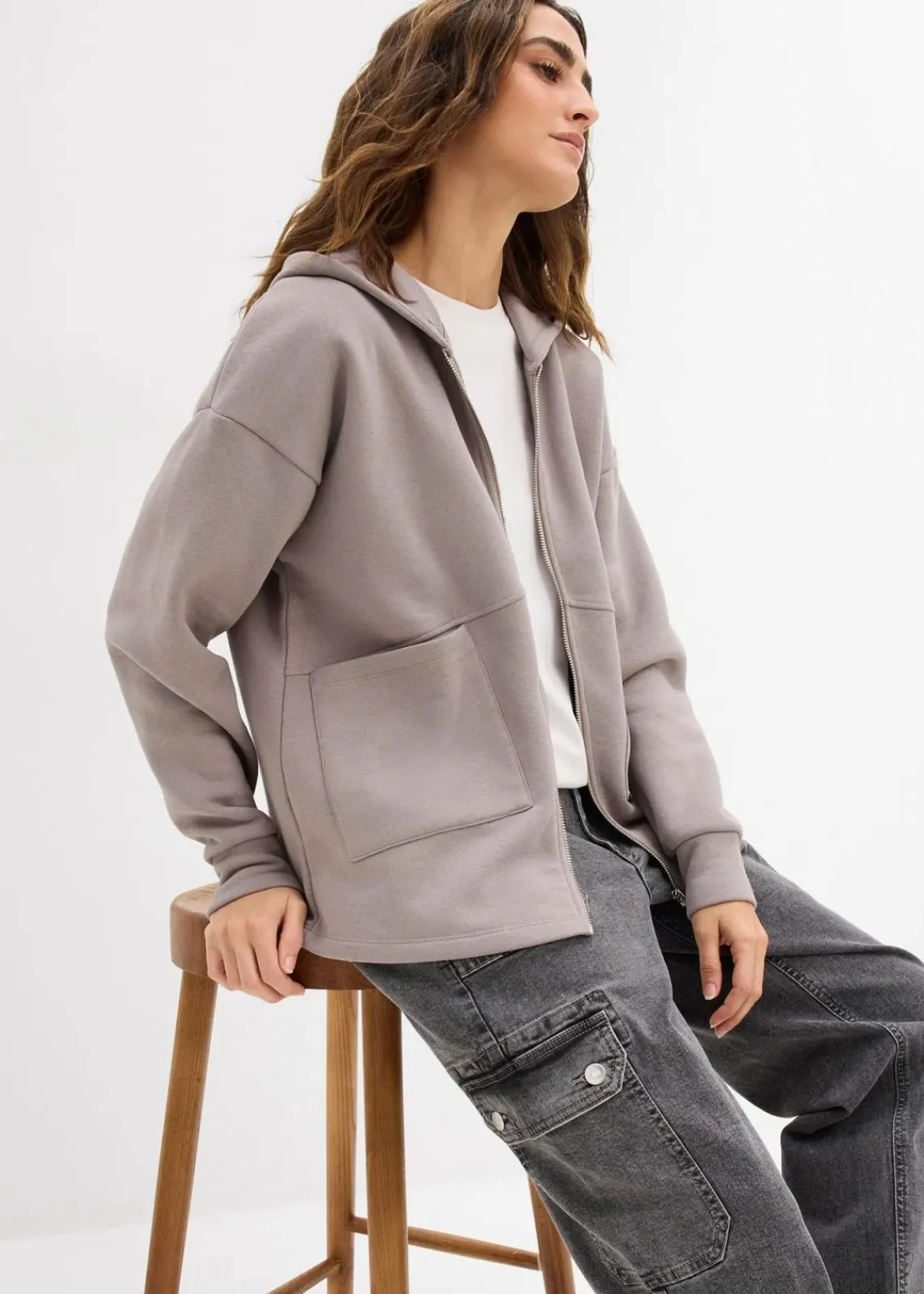 bonprix Nachhaltigere Materialien|Sweat^Oversize Sweatjacke grau
