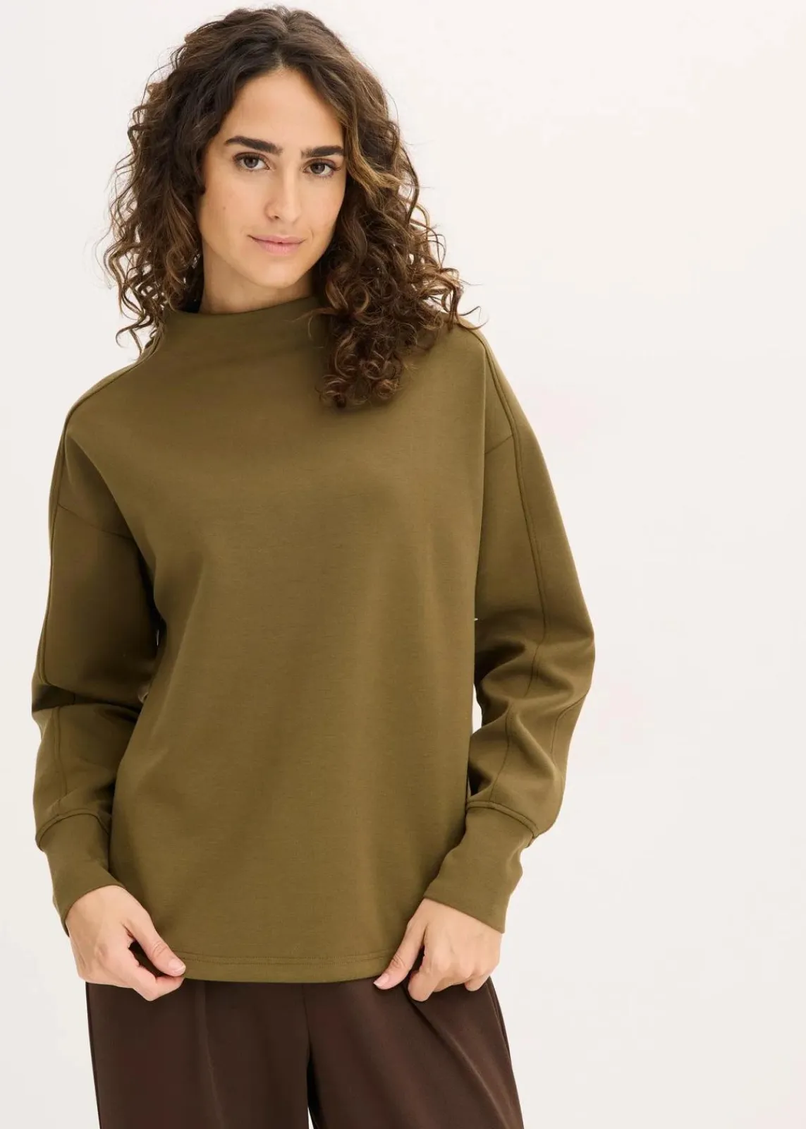 bonprix Sweat|Basics^Oversize Sweatshirt aus weichem Scuba erdoliv