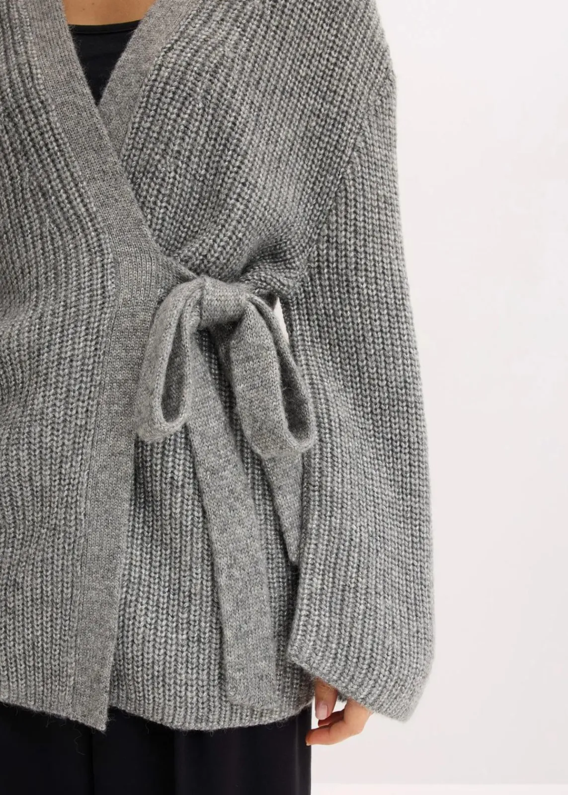 bonprix Bekleidung·Jeans|Pullover & Strickjacken^Oversize Wickelcardigan grau meliert