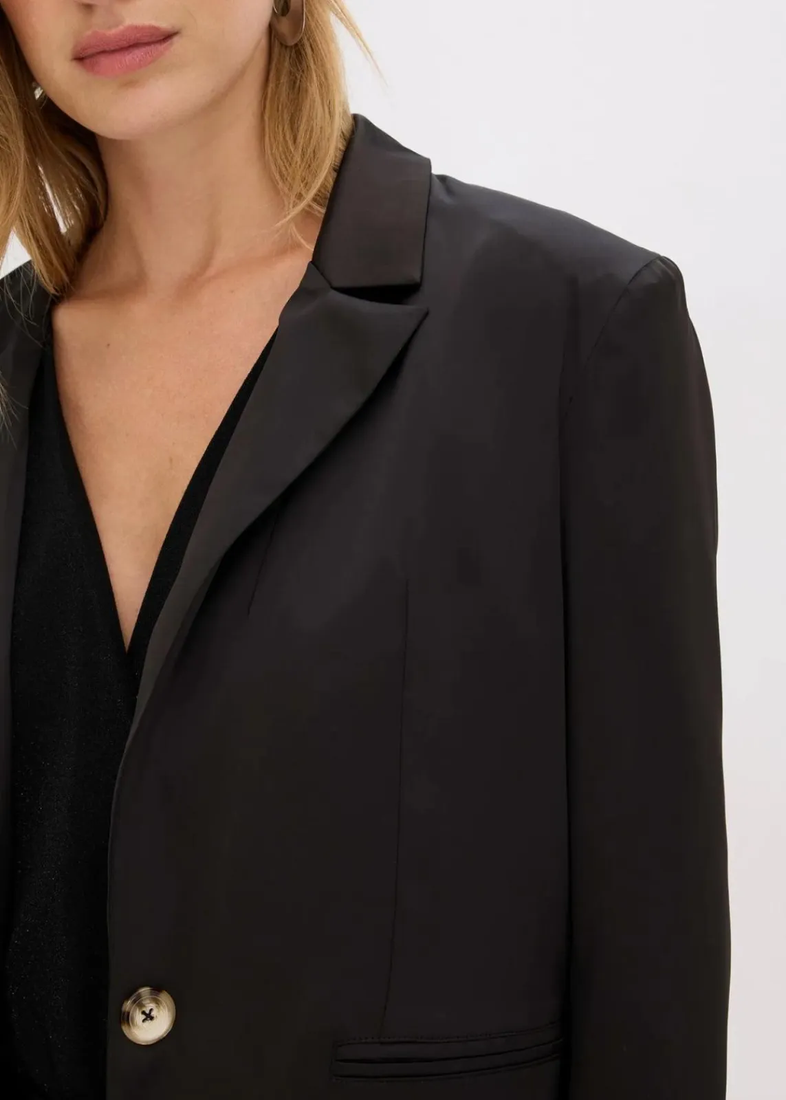 bonprix Nachhaltigere Materialien|Blazer^Oversize-Blazer aus Satin schwarz