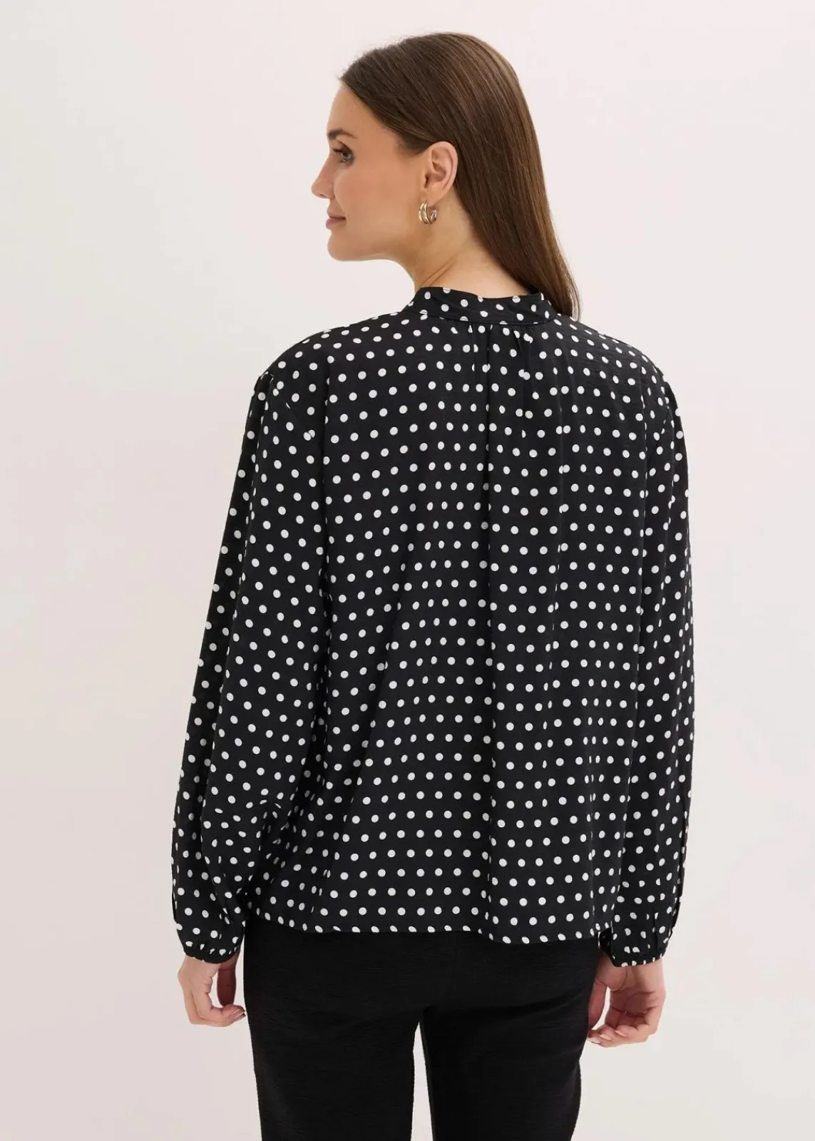 bonprix Bekleidung·Jacken & Mäntel|Blusen & Tuniken^Oversize-Bluse schwarz gepunktet