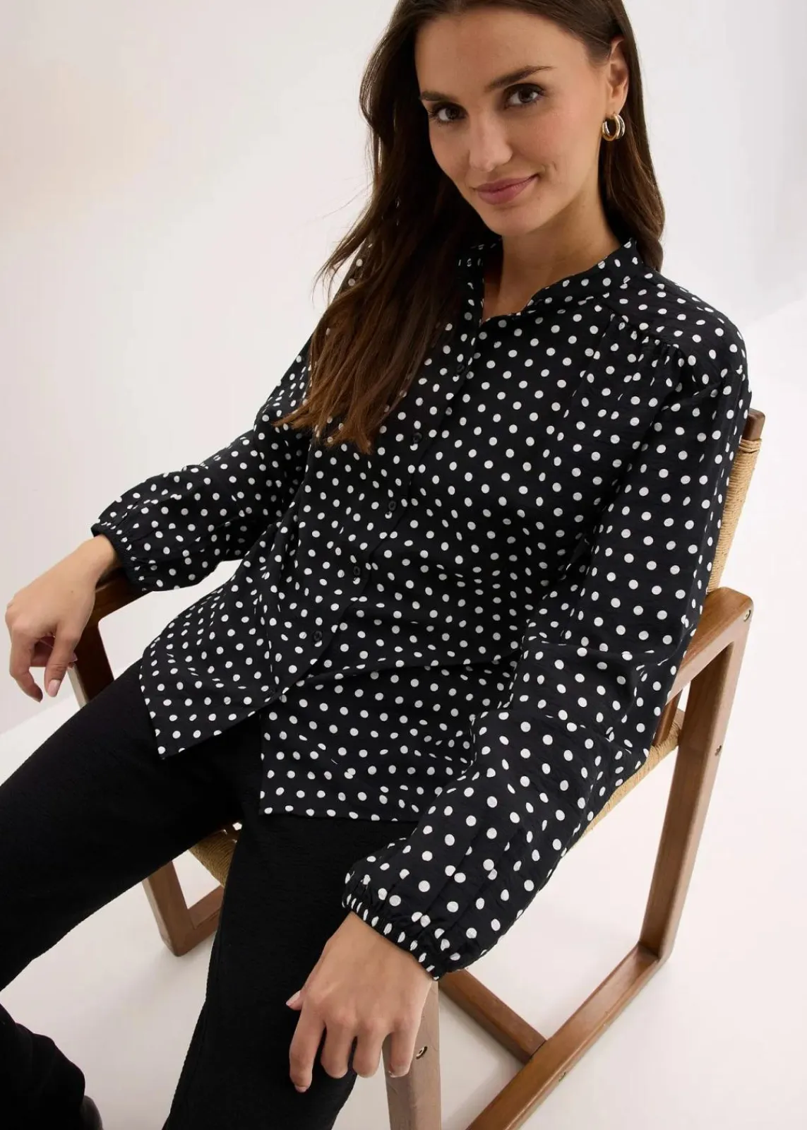 bonprix Bekleidung·Jacken & Mäntel|Blusen & Tuniken^Oversize-Bluse schwarz gepunktet