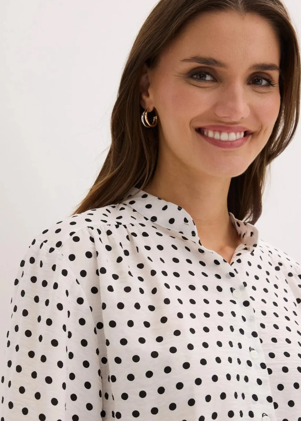 bonprix Blusen & Tuniken|Bekleidung·Jacken & Mäntel^Oversize-Bluse wollweiß gepunktet