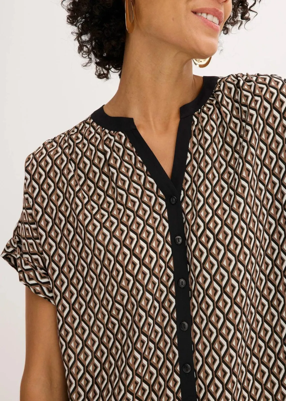 bonprix Bekleidung·Jacken & Mäntel|Blusen & Tuniken^Oversize-Bluse mokkabraun/schwarz graphisch bedruckt