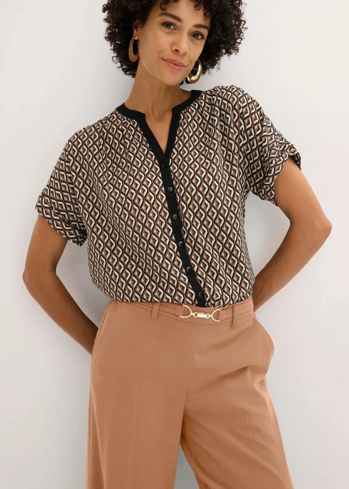 bonprix Bekleidung·Jacken & Mäntel|Blusen & Tuniken^Oversize-Bluse mokkabraun/schwarz graphisch bedruckt