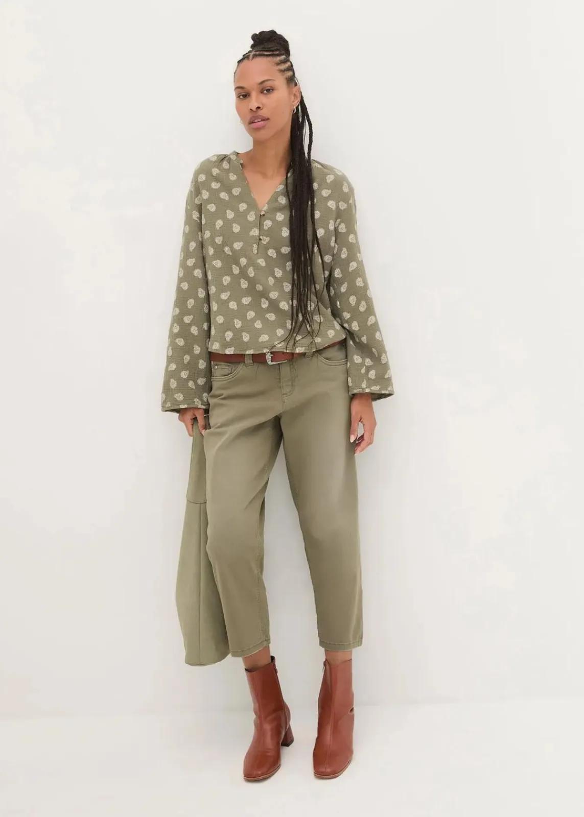 bonprix Bekleidung·Jacken & Mäntel|Blusen & Tuniken^Oversize-Bluse aus luftigem Musselin oliv paisley