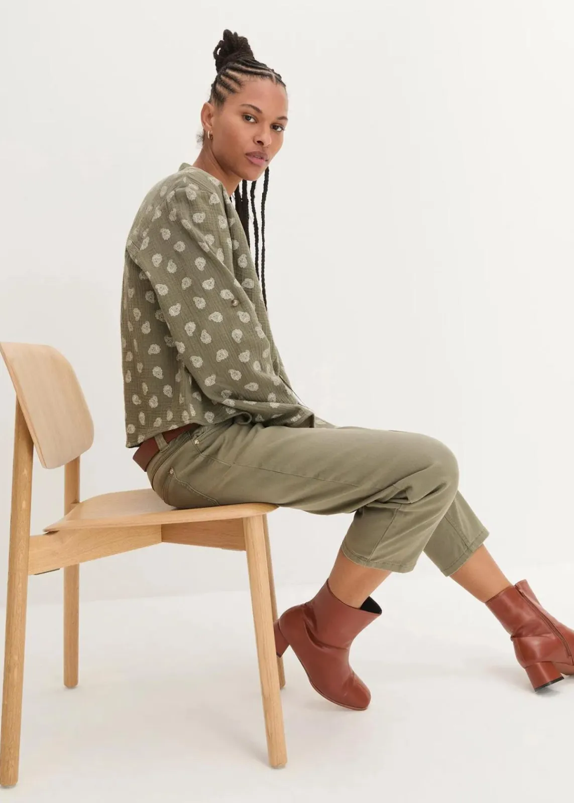 bonprix Bekleidung·Jacken & Mäntel|Blusen & Tuniken^Oversize-Bluse aus luftigem Musselin oliv paisley