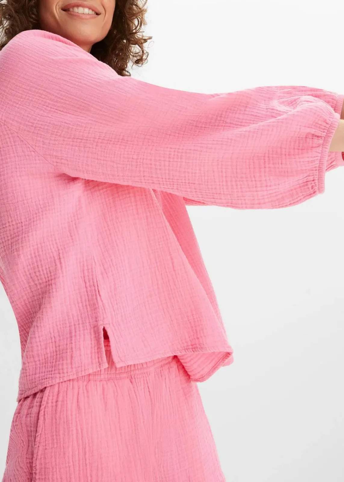 bonprix Blusen & Tuniken|Bekleidung·Jacken & Mäntel^Oversize-Bluse aus Musselin knallrosa