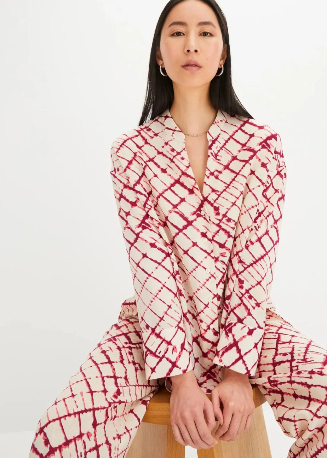 bonprix Bekleidung·Jacken & Mäntel|Blusen & Tuniken^Oversized Bluse violett/natur batik
