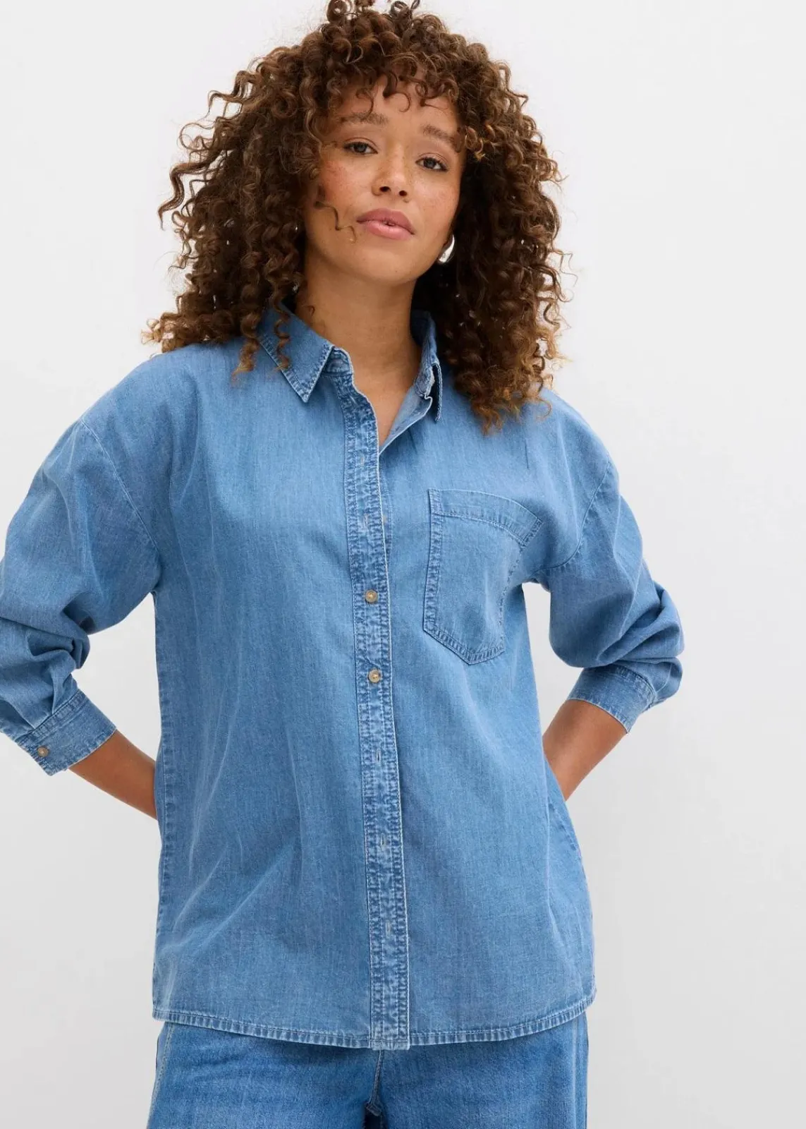 bonprix Blusen & Tuniken|Nachhaltigere Materialien^Oversized Jeanshemd aus Bio-Baumwolle hellblau denim