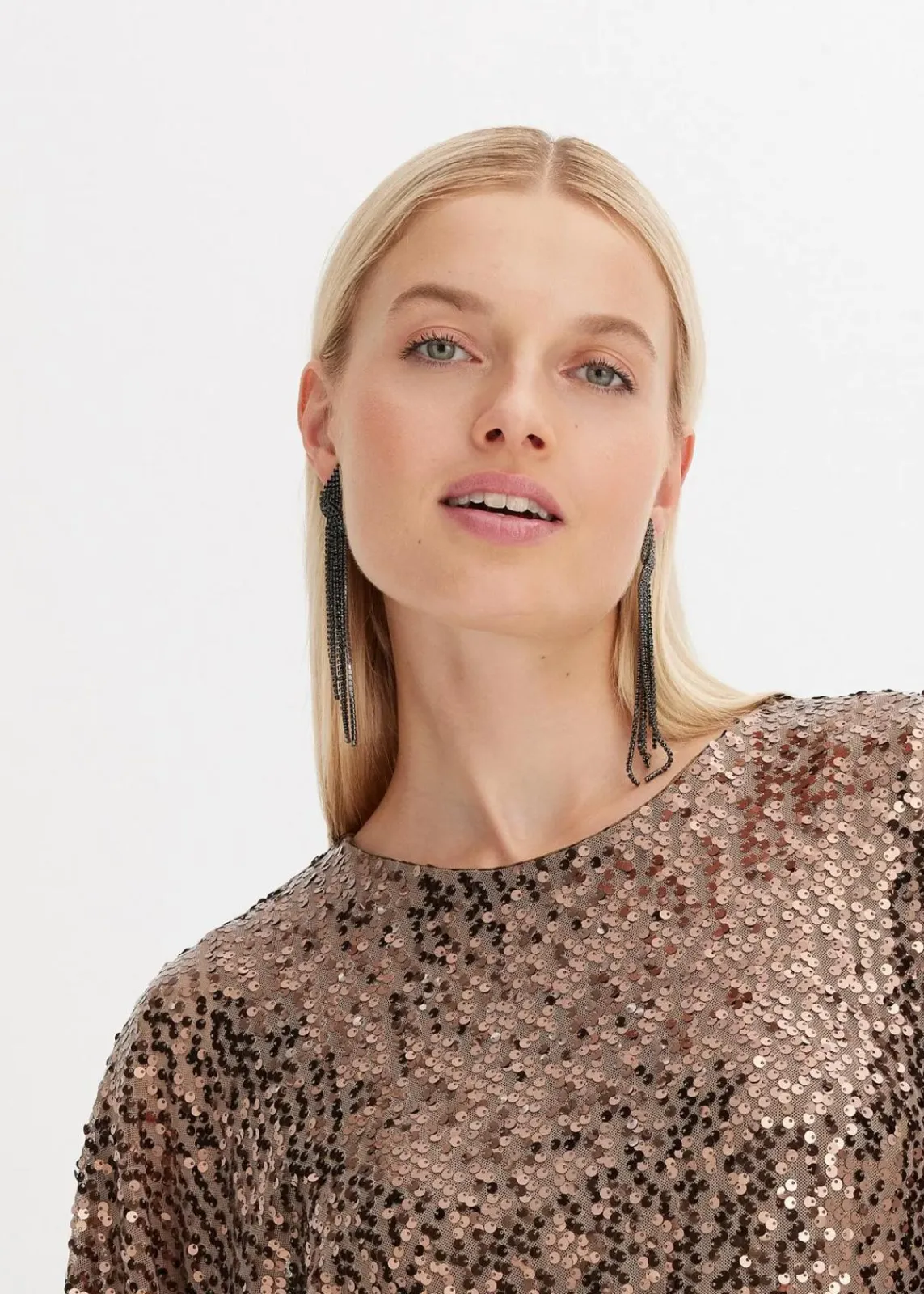 bonprix Bekleidung·Pullover & Strickjacken|Kleider^Oversized Paillettenkleid nougatbraun