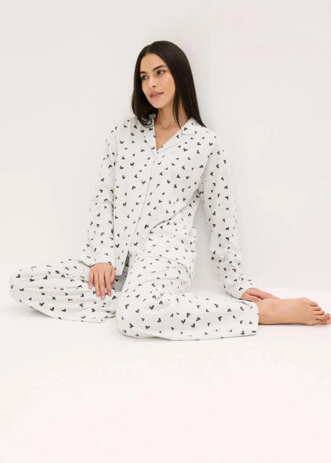 bonprix Wäsche·Nachtwäsche|Nachtwäsche^Oversized Pyjama mit Knopfleiste naturmeliert/schwarz bedruckt