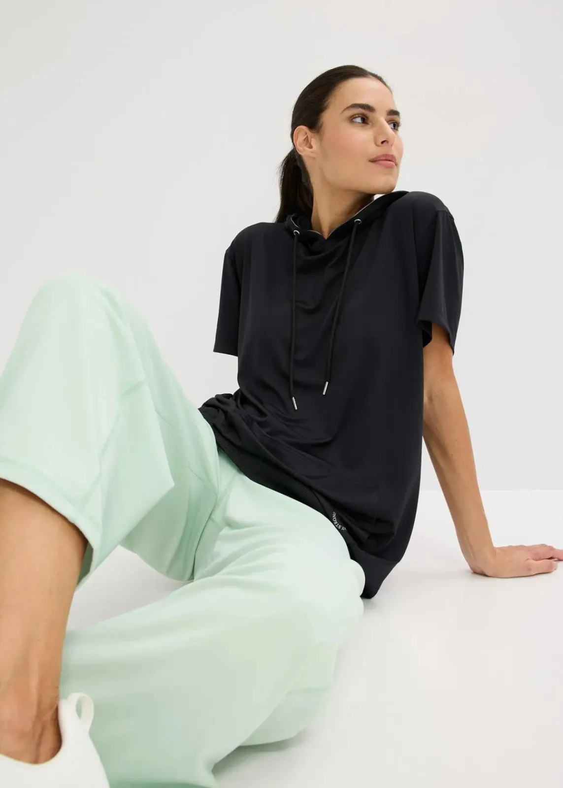 bonprix Bekleidung·Sweat|Sportbekleidung^Oversized Sport-Shirt mit Kapuze, schnelltrocknend schwarz