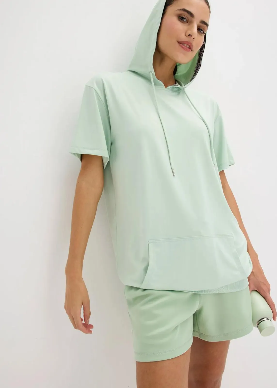 bonprix Nachhaltigere Materialien|Shirts & Tops^Oversized Sport-Shirt mit Kapuze, schnelltrocknend hellschilf