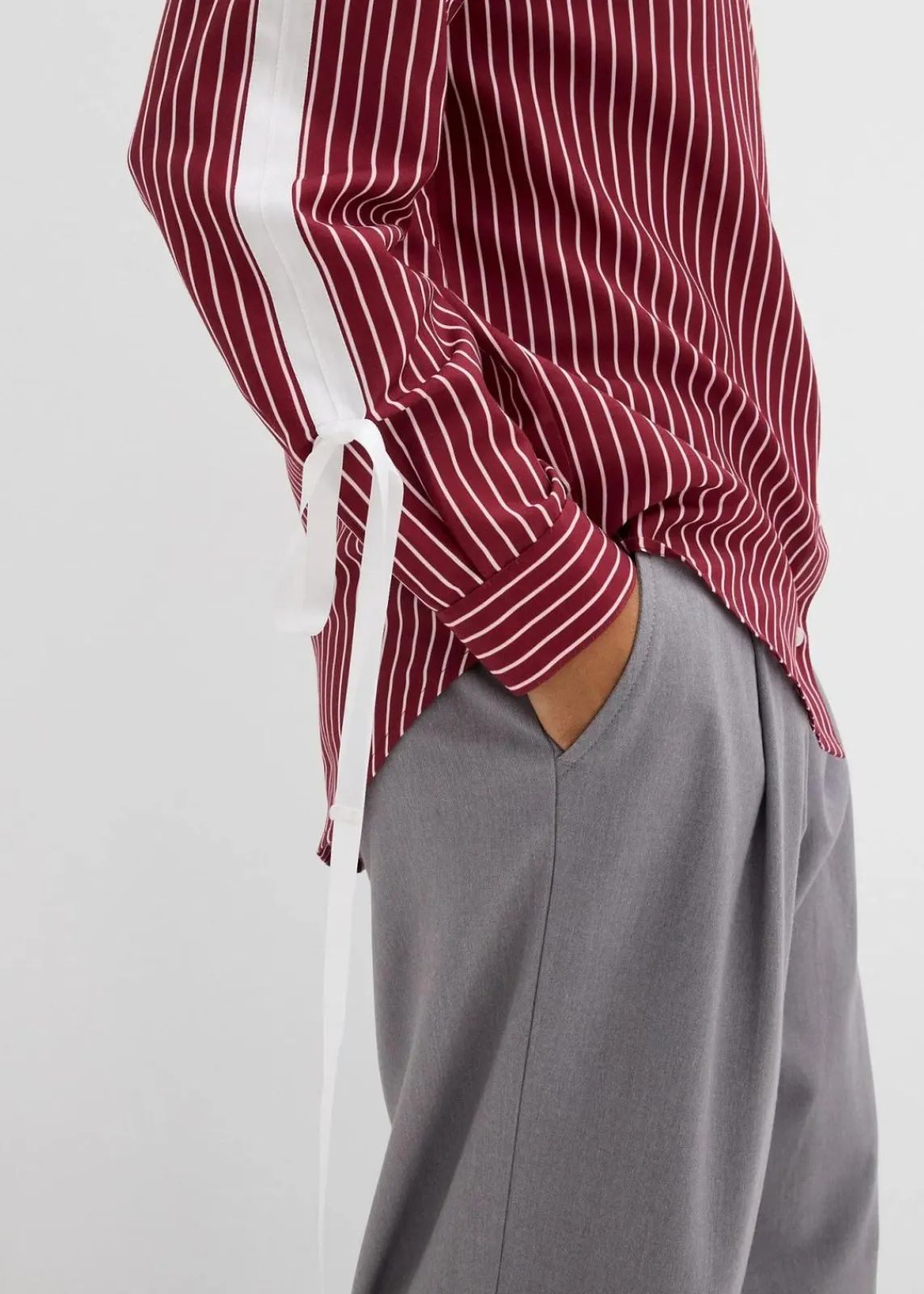 bonprix Blusen & Tuniken|Nachhaltigere Materialien^Oversize-Hemd aus reiner Bio-Baumwolle weiß/ahornrot gestreift