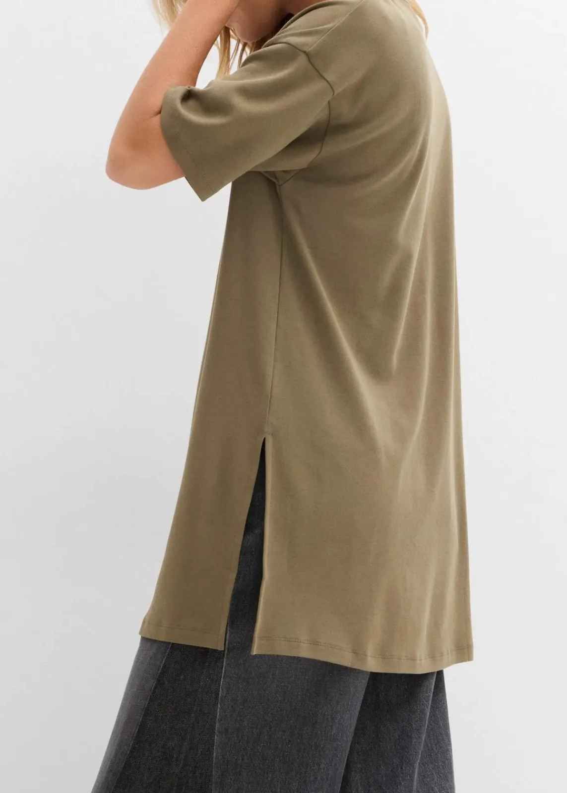 bonprix Nachhaltigere Materialien|Shirts & Tops^Oversize-Longshirt aus reiner Bio-Baumwolle schlammgrün bedruckt