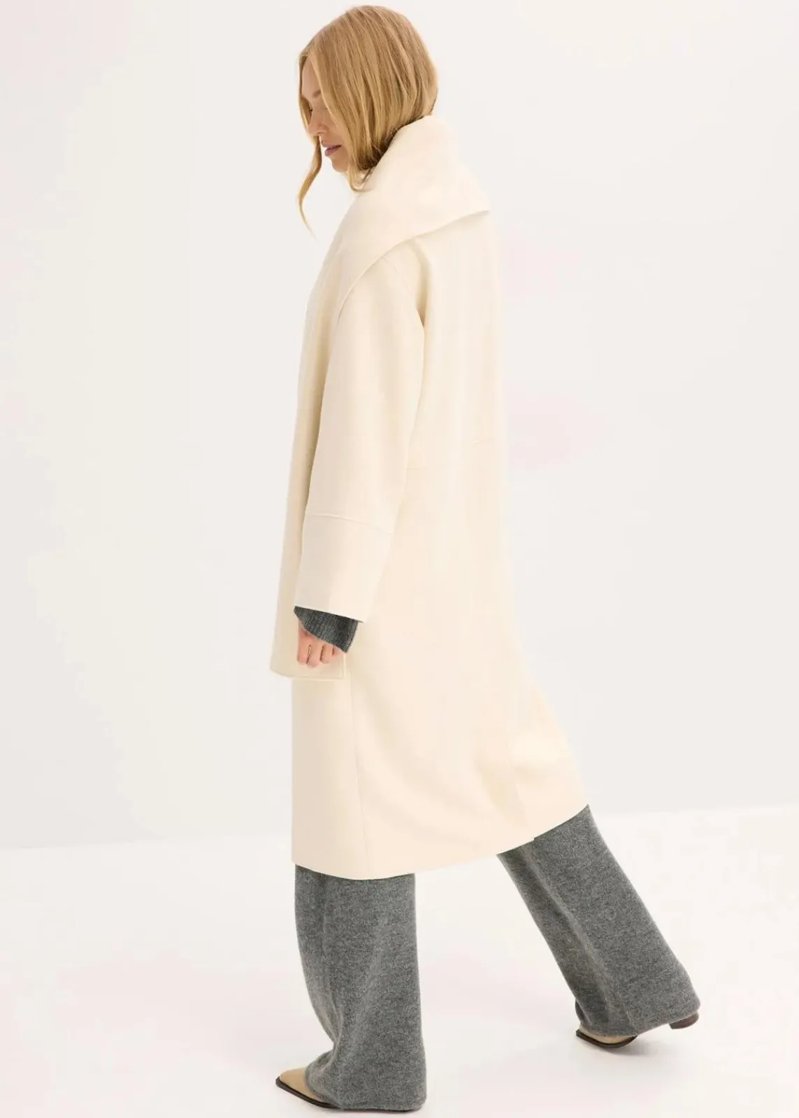 bonprix Jacken & Mäntel|Bekleidung·Hosen^Oversize-Mantel mit zwei dezenten Nahttaschen kieselbeige