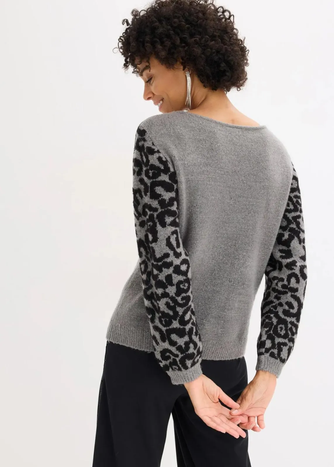 bonprix Bekleidung·Umstandsmode|Bekleidung·Jeans^Oversize-Pullover mit Leo-Muster grau meliert/schwarz leo bedruckt