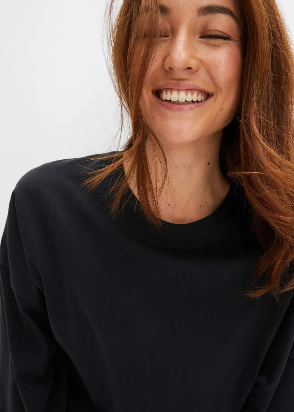 bonprix Shirts & Tops|Nachhaltigere Materialien^Oversize-Shirt aus elastischem Bio-Baumwoll-Mix schwarz