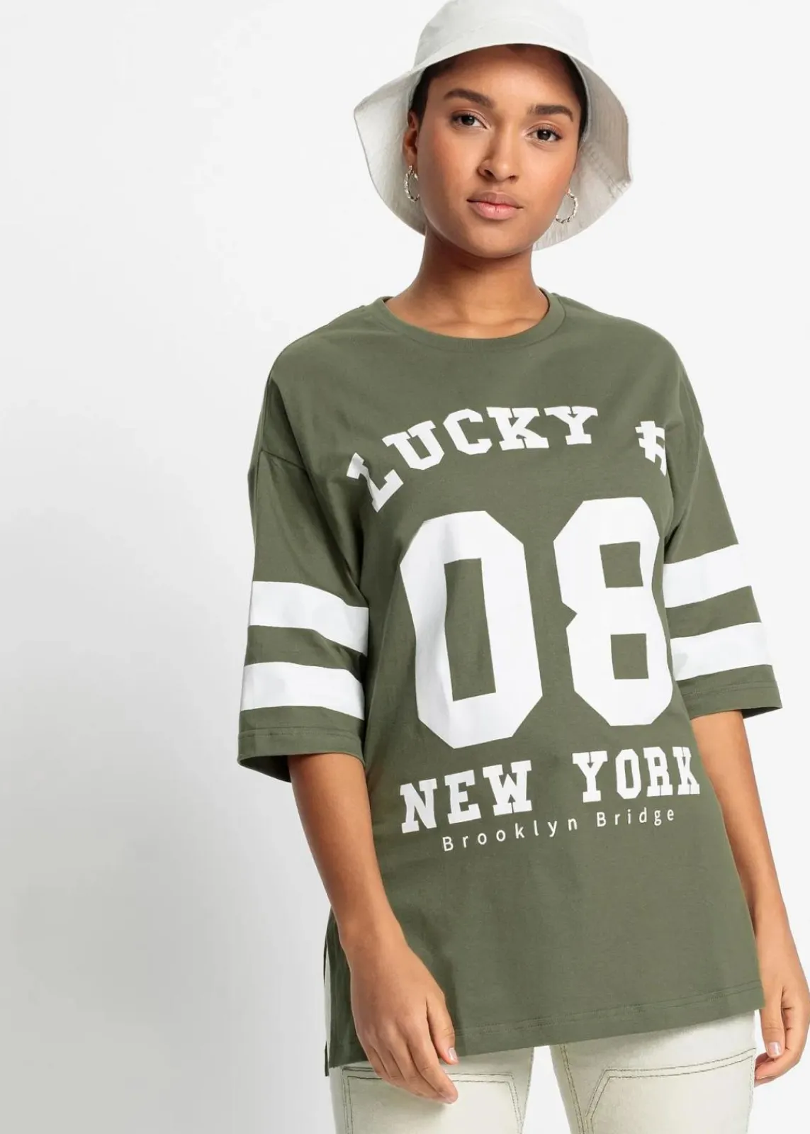 bonprix Nachhaltigere Materialien|Shirts & Tops^Oversize-Shirt aus reiner Bio-Baumwolle oliv/weiß bedruckt