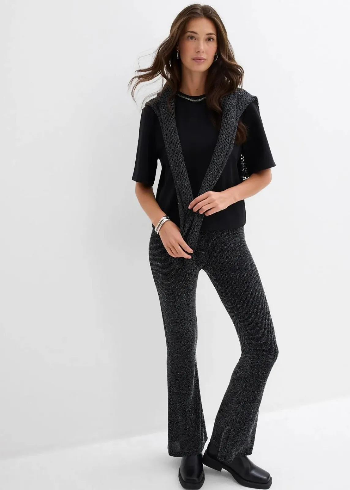bonprix Shirts & Tops|Nachhaltigere Materialien^Oversize-Shirt mit Perlenbesatz schwarz
