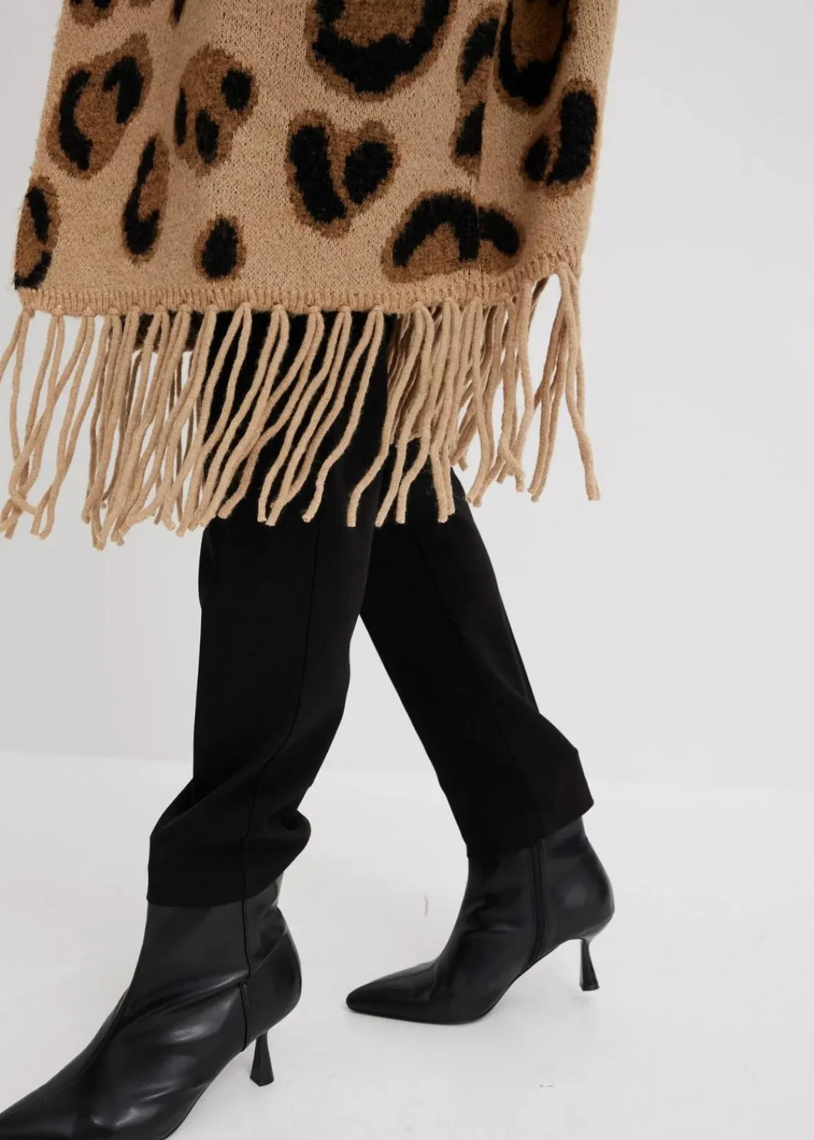 bonprix Bekleidung·Umstandsmode|Bekleidung·Jeans^Oversize-Strickjacke beige/braun/schwarz leo bedruckt