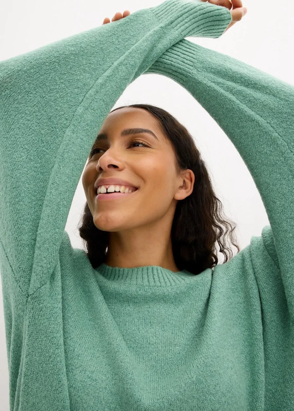 bonprix Bekleidung·Pullover & Strickjacken|Nachhaltigere Materialien^Oversize-Strickkleid salbeigrün