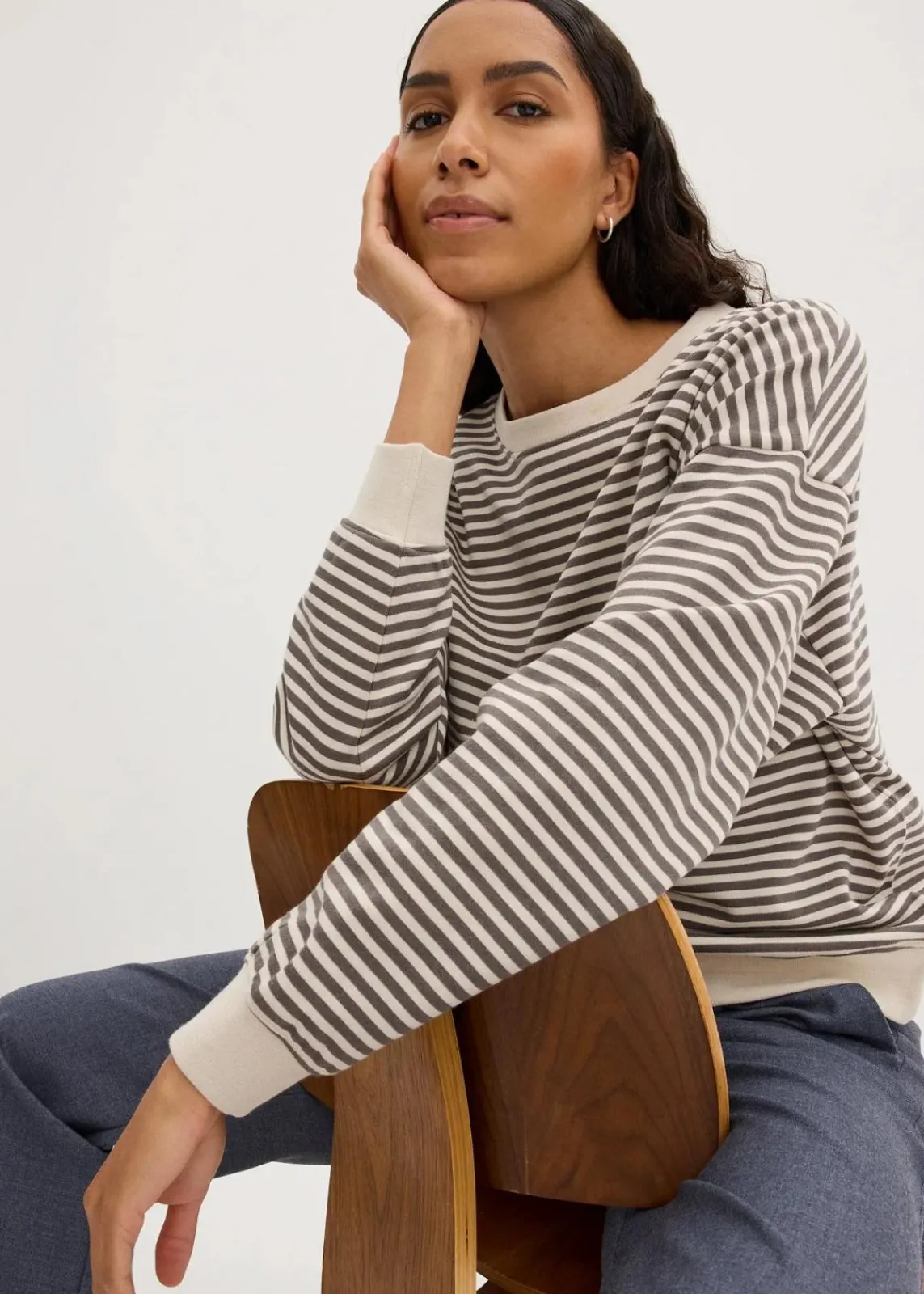 bonprix Basics|Sweat^Oversize-Sweatshirt rauchgrau/wollweiß gestreift