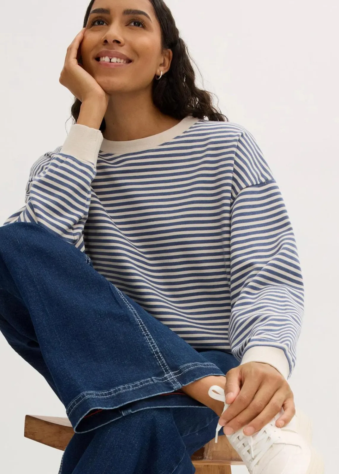 bonprix Bekleidung·Blusen & Tuniken|Bekleidung·Röcke^Oversize-Sweatshirt jeansblau/wollweiß gestreift