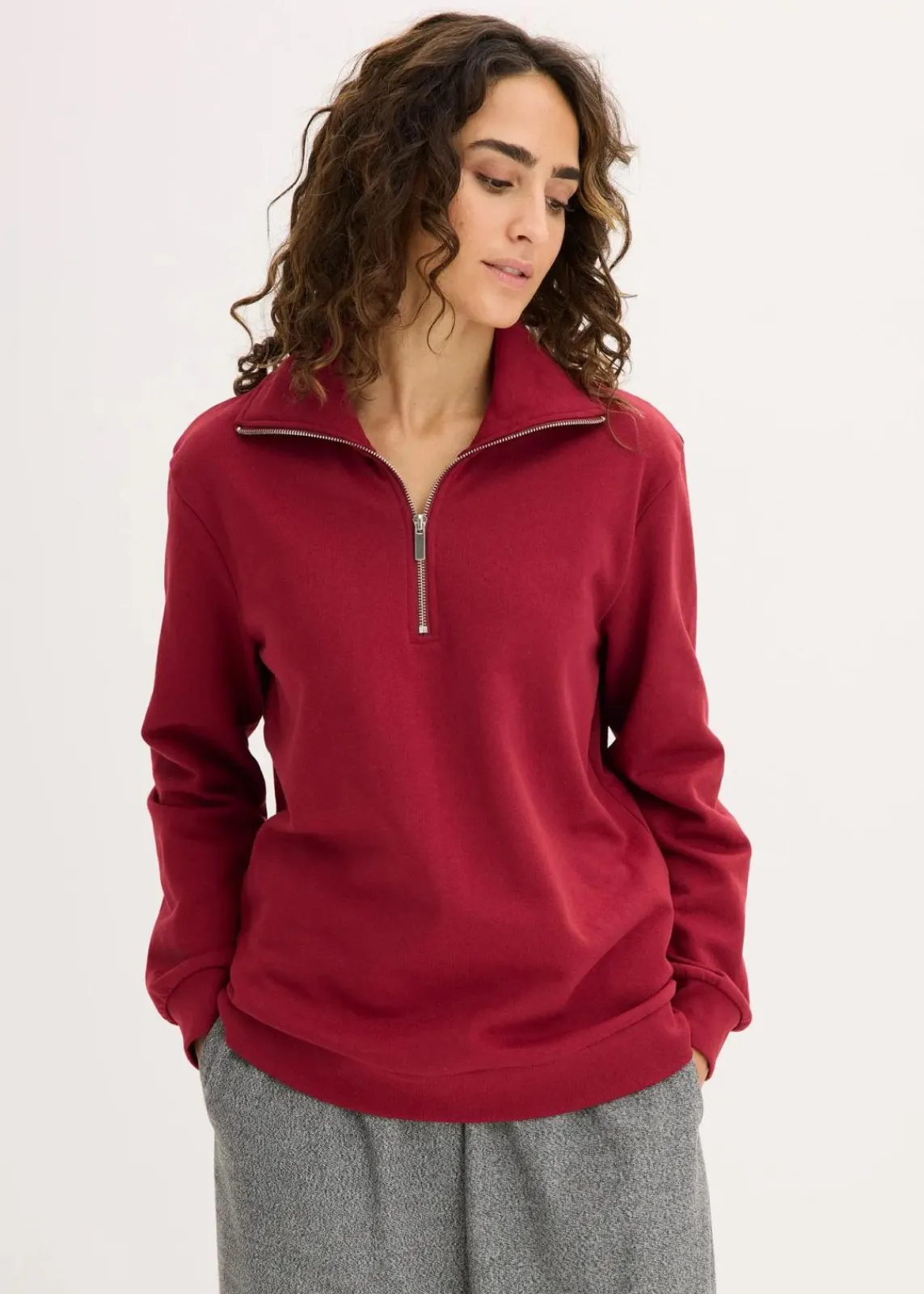 bonprix Nachhaltigere Materialien^Oversize-Sweatshirt mit Reißverschluss pflaumenrot