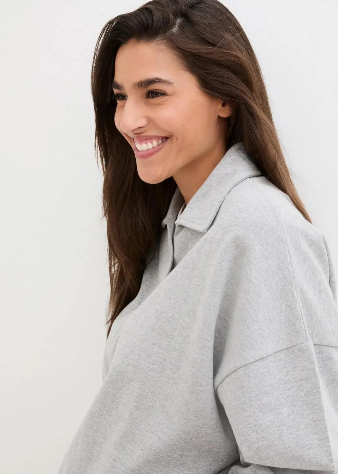 bonprix Sweat|Nachhaltigere Materialien^Oversize-Sweatshirt mit V-Ausschnitt und Polokragen hellgrau meliert