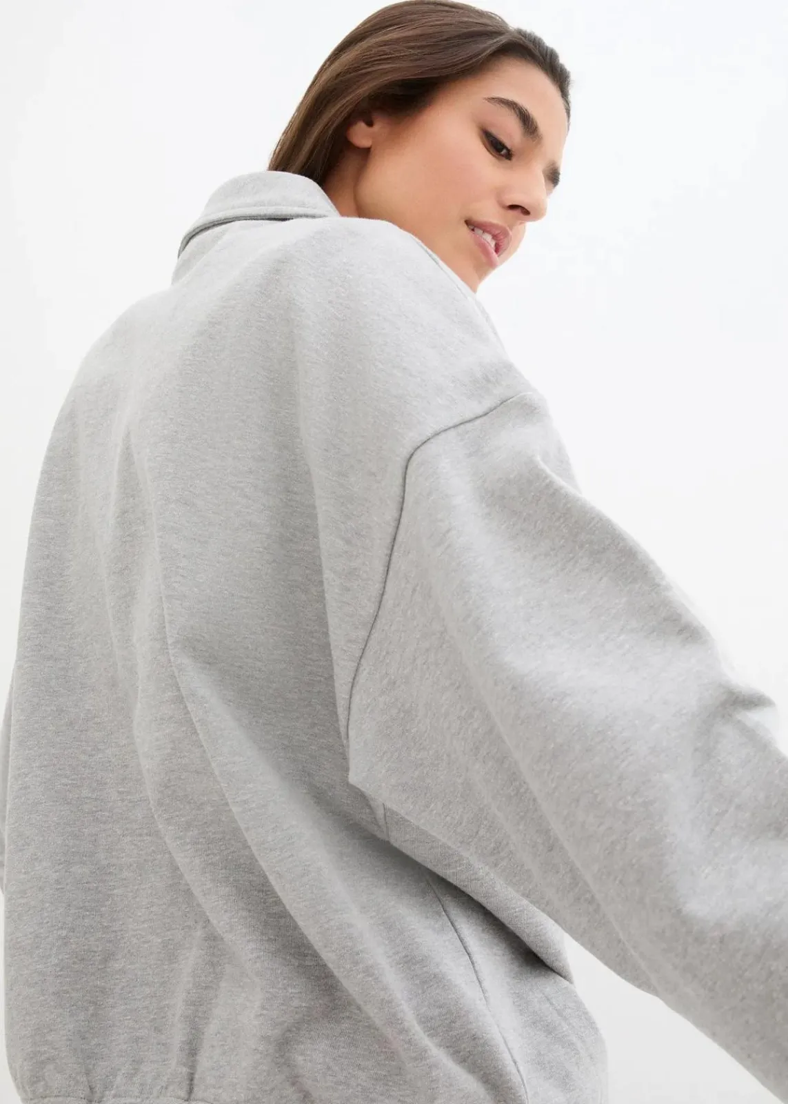bonprix Sweat|Nachhaltigere Materialien^Oversize-Sweatshirt mit V-Ausschnitt und Polokragen hellgrau meliert