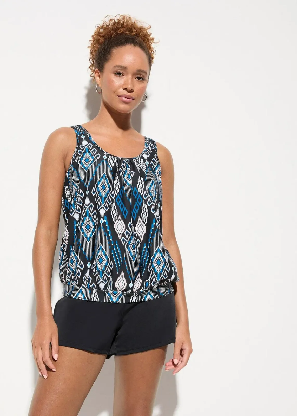 bonprix Nachhaltigere Materialien|Tankinis^Oversize-Tankini (2-tlg.Set) mit Panty schwarz bedruckt