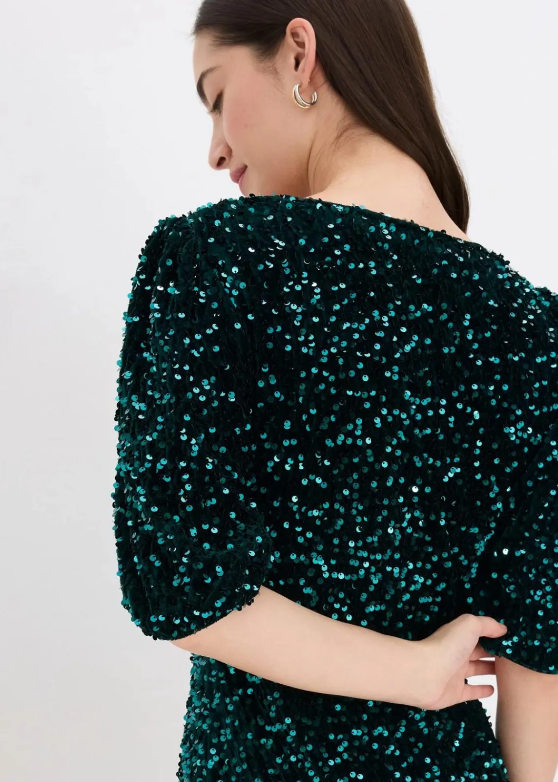 bonprix Bekleidung·Pullover & Strickjacken^Paillettenkleid dunkelgrün