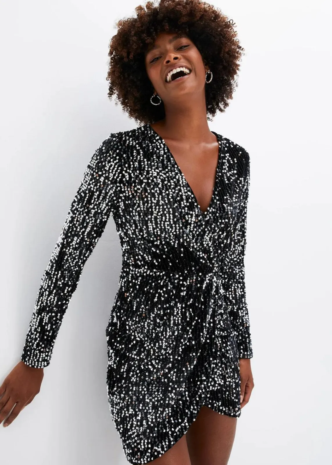 bonprix Kurzgrößen|Bekleidung·Pullover & Strickjacken^Paillettenkleid aus softem Samt schwarz