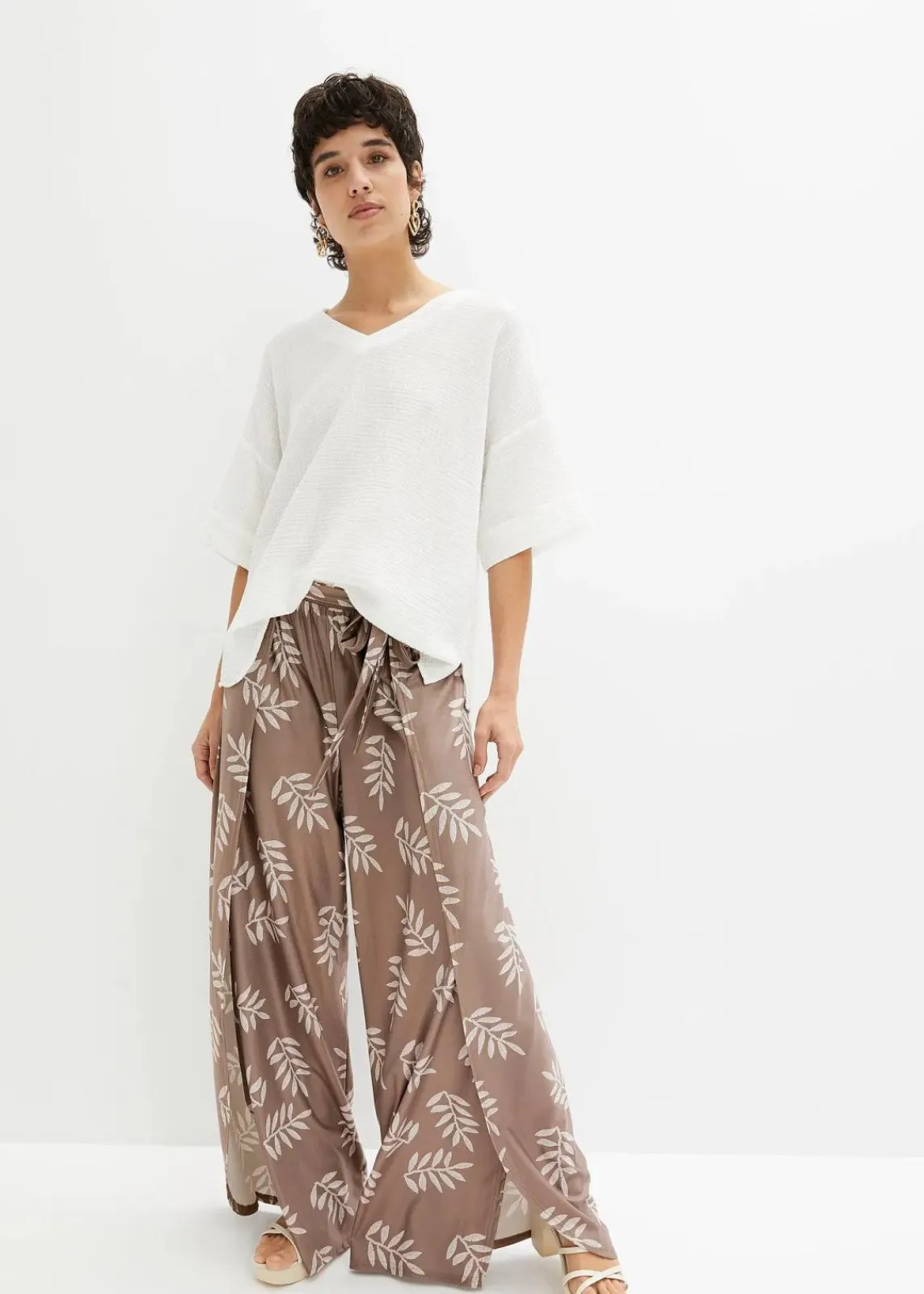 bonprix Bekleidung·Kleider|Hosen^Palazzo-Hose taupe/wollweiß bedruckt
