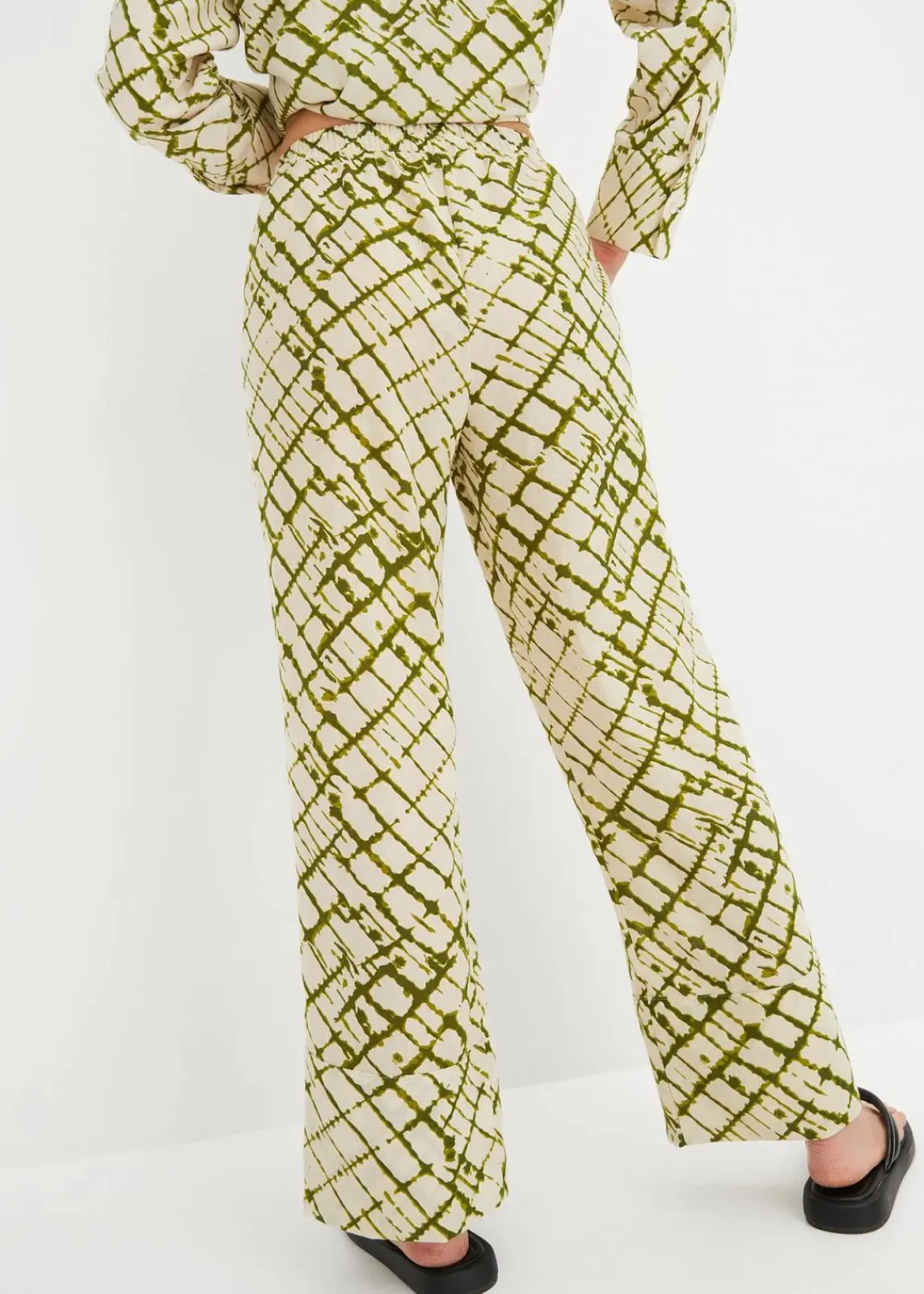 bonprix Bekleidung·Kleider|Hosen^Palazzo-Hose dunkelmoos/natur batik